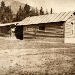 1_main cabin
