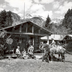 25a_Guest cabin